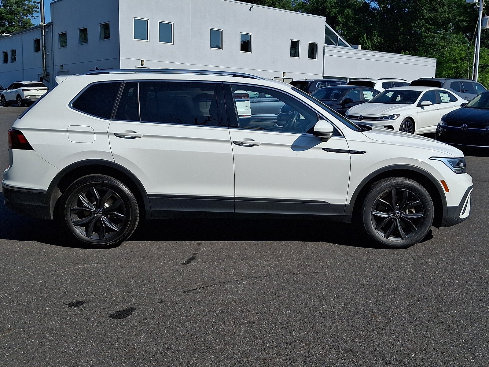 2024 Volkswagen Tiguan 2.0T SE
