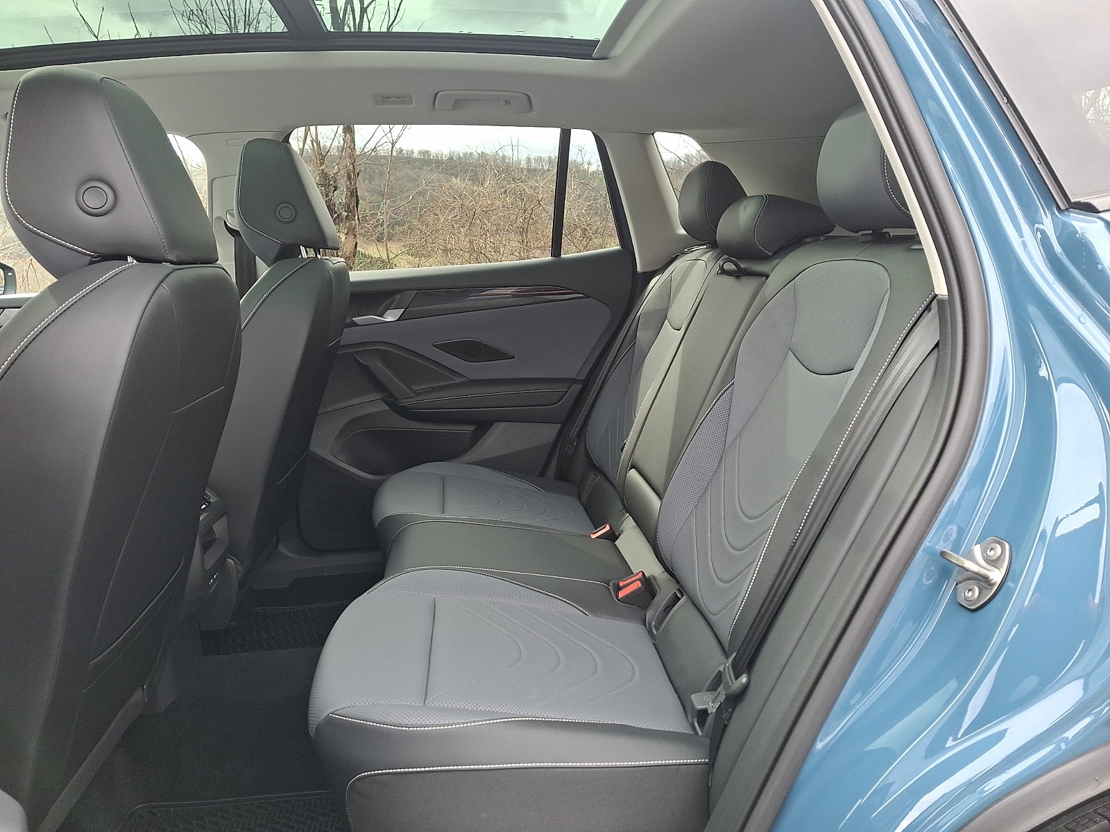 2025 Volkswagen Tiguan 2.0T SE