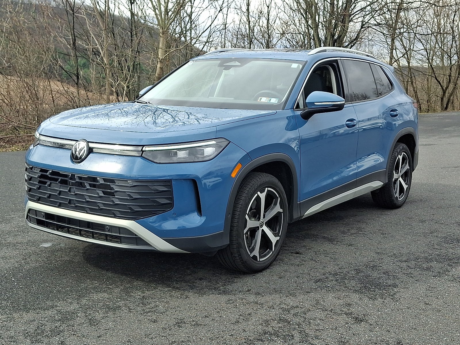 2025 Volkswagen Tiguan 2.0T SE
