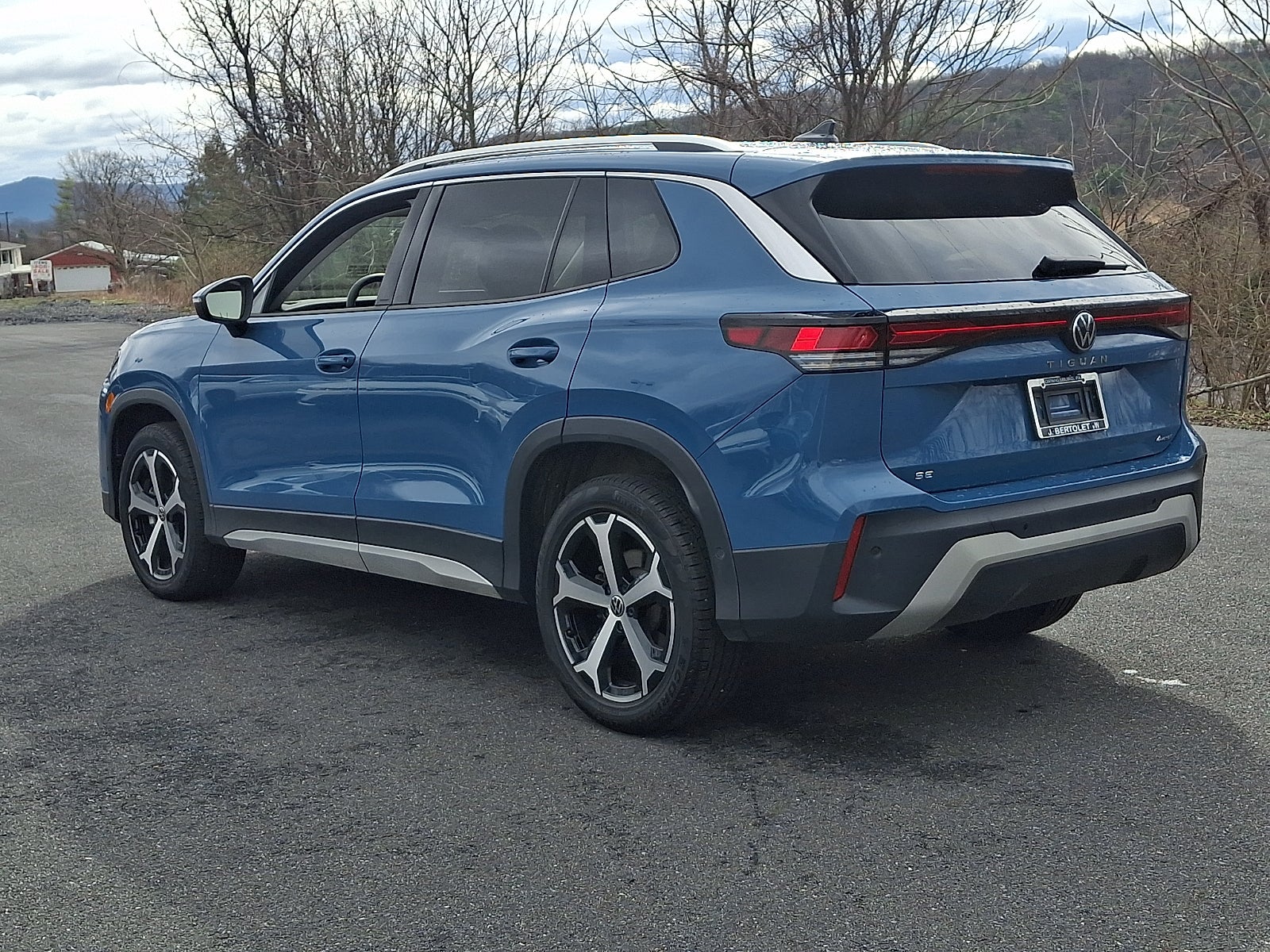 2025 Volkswagen Tiguan 2.0T SE