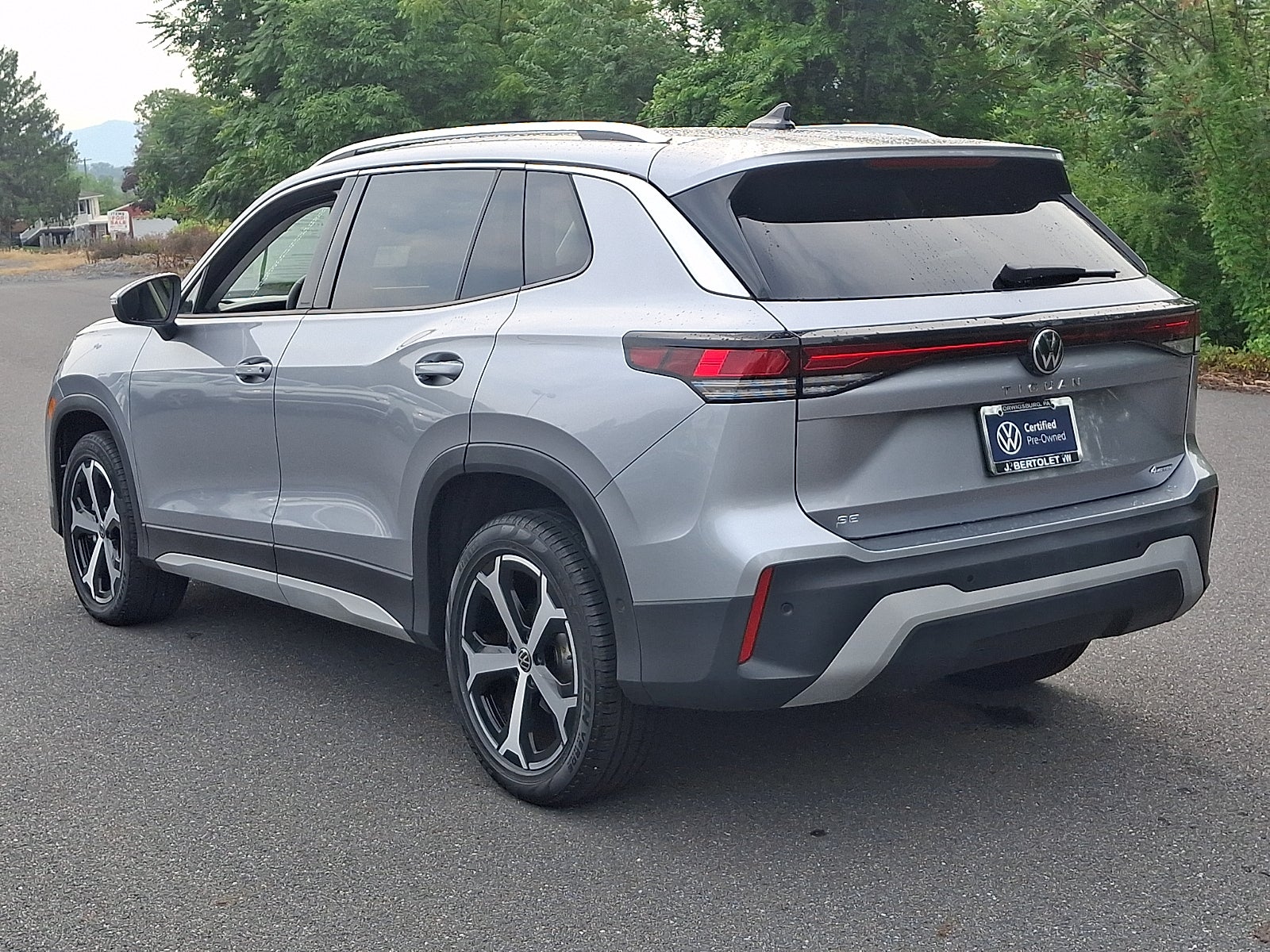 2025 Volkswagen Tiguan 2.0T SE