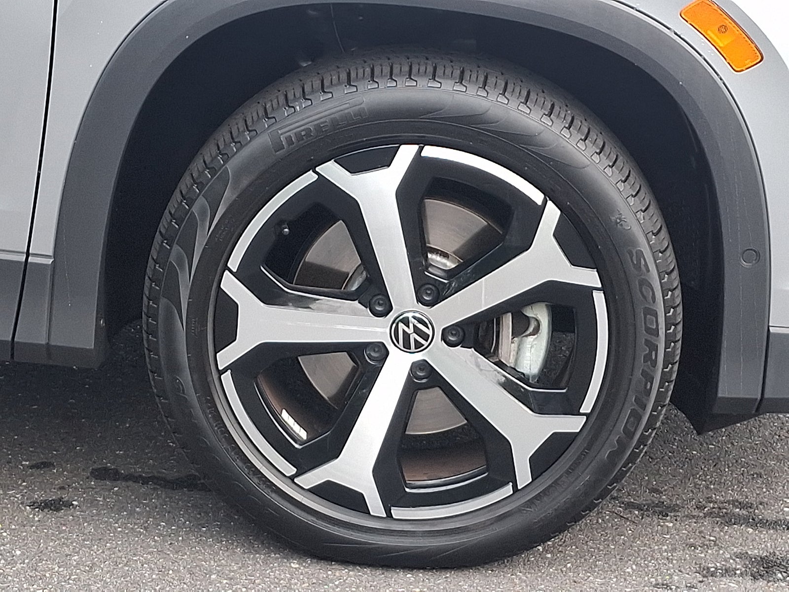 2025 Volkswagen Tiguan 2.0T SE