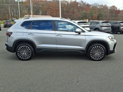 2025 Volkswagen Taos 1.5T SE FWD