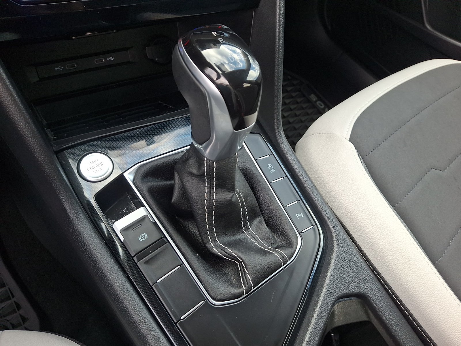 2025 Volkswagen Taos 1.5T SE FWD