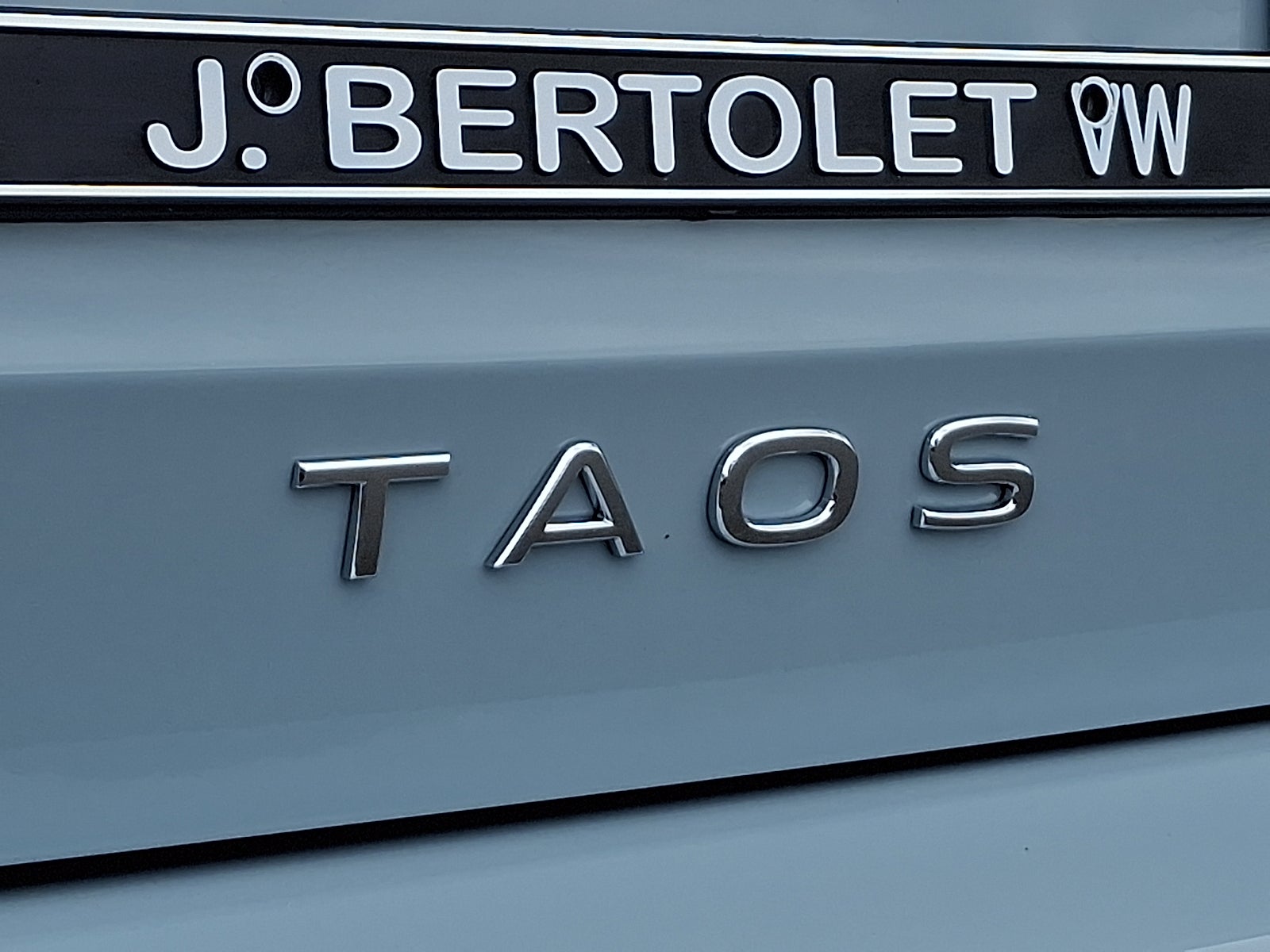 2026 Volkswagen Taos SE