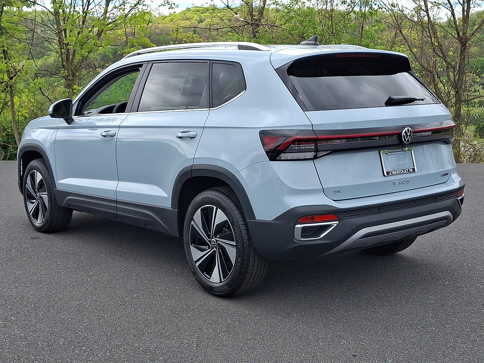 2026 Volkswagen Taos SE