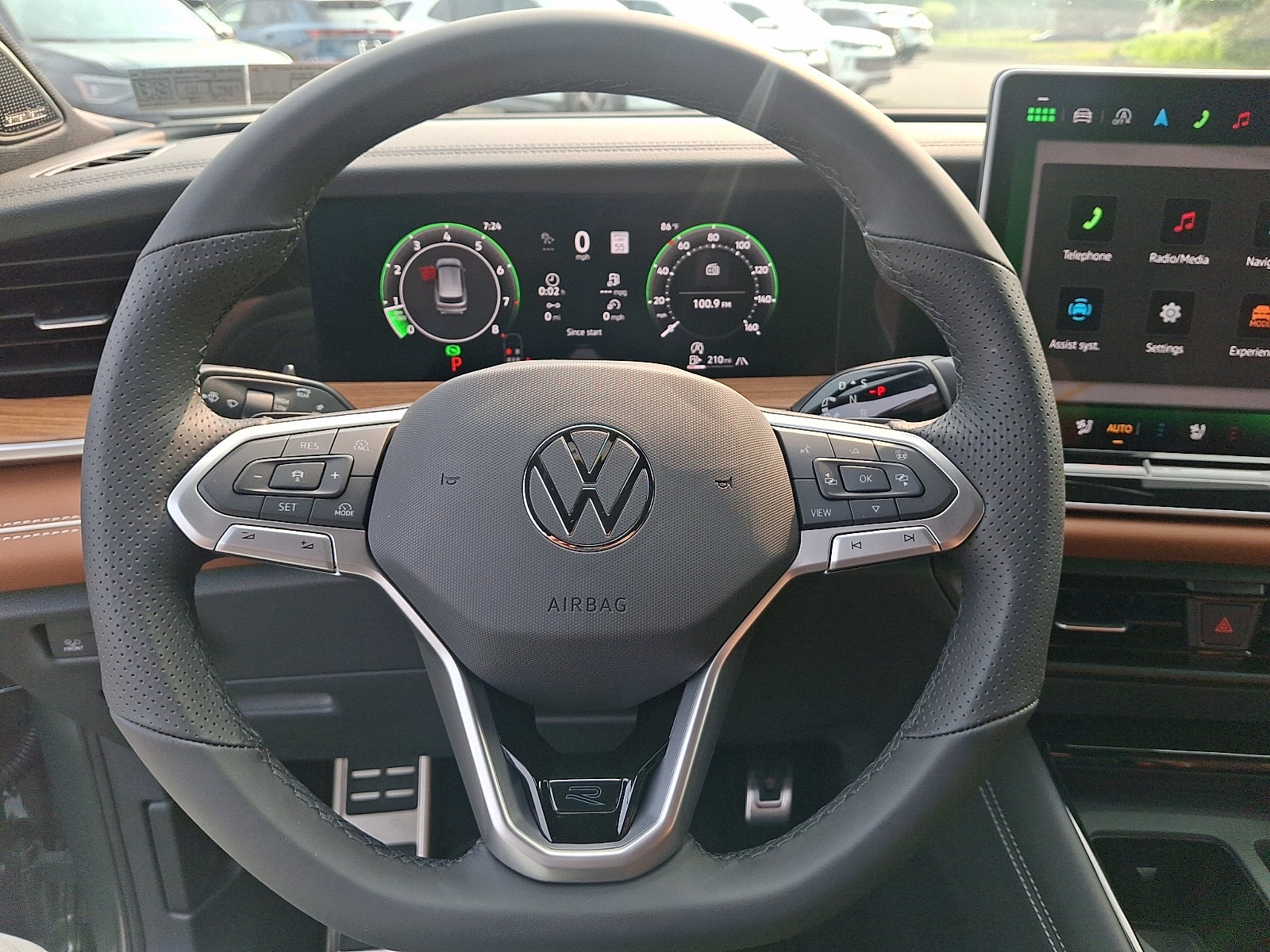 2026 Volkswagen Tiguan SEL R-Line Turbo