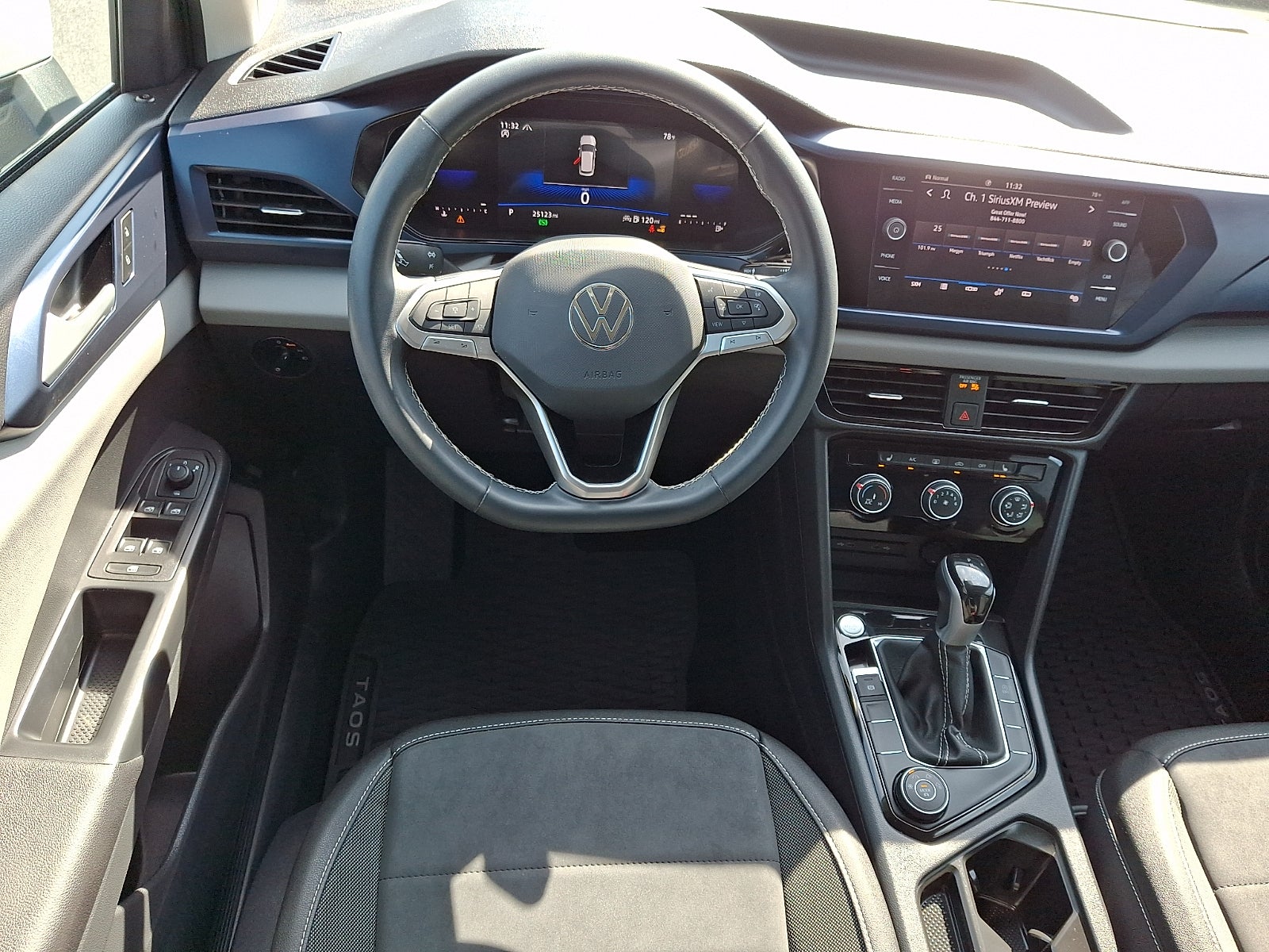 2023 Volkswagen Taos 1.5T SE