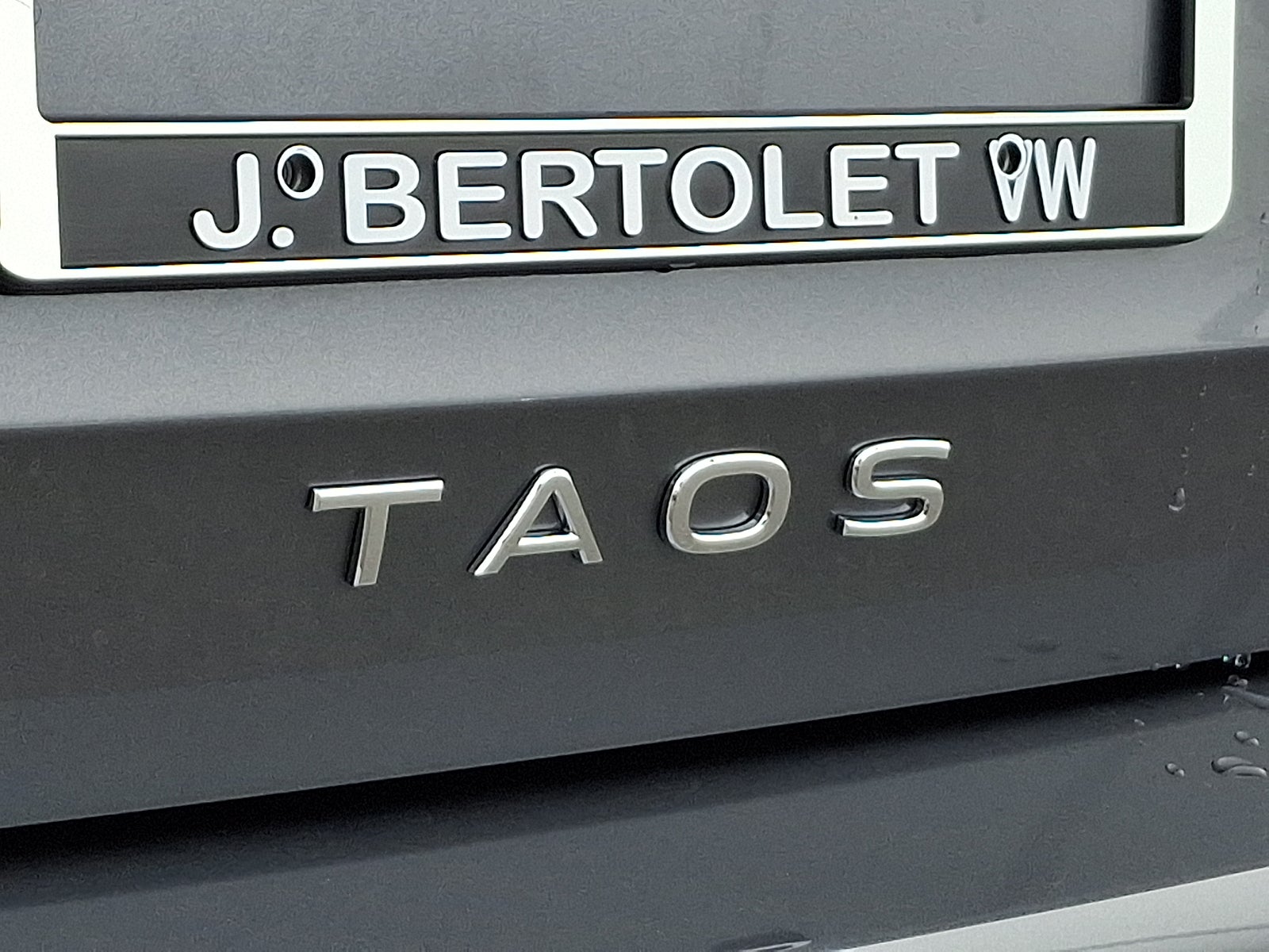 2026 Volkswagen Taos SE