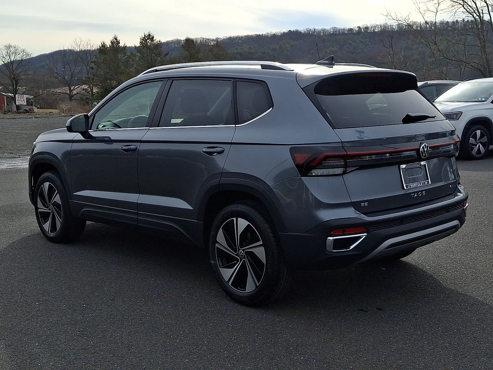 2026 Volkswagen Taos SE