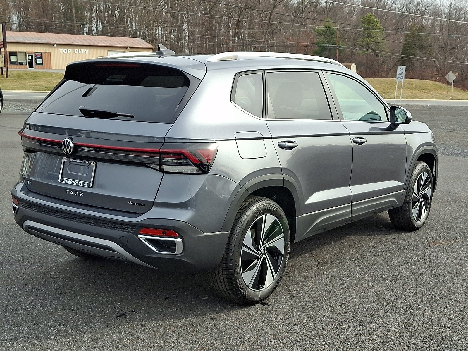 2026 Volkswagen Taos SE