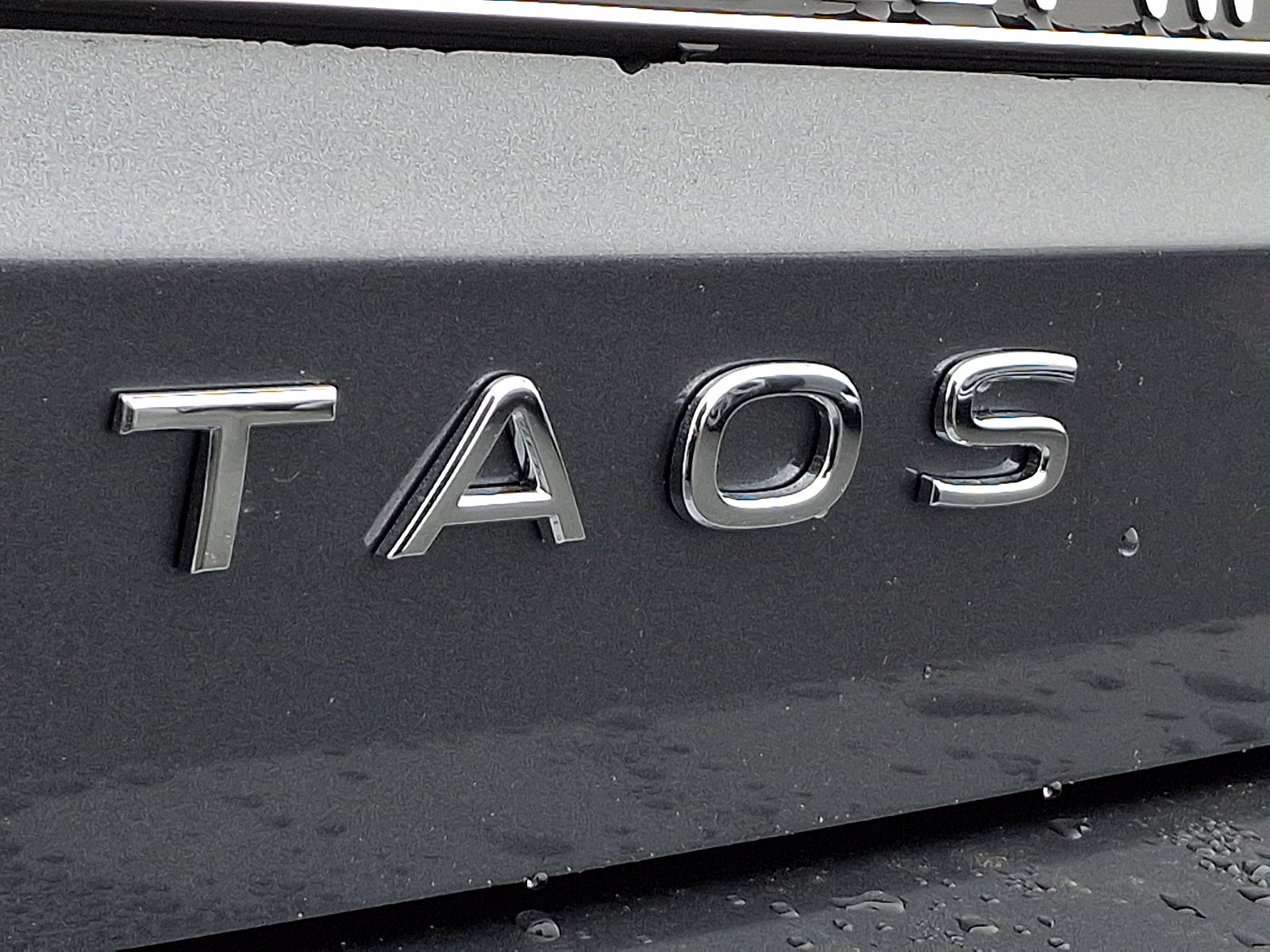 2026 Volkswagen Taos SE