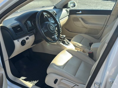 2010 Volkswagen Jetta Base